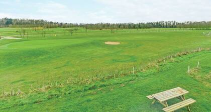 Millington Deluxe Lodge