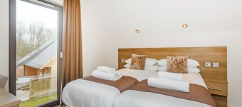 Millington Deluxe Lodge