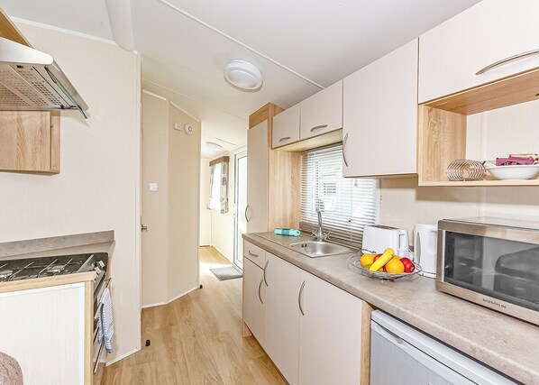 Fridge, oven, stovetop, toaster