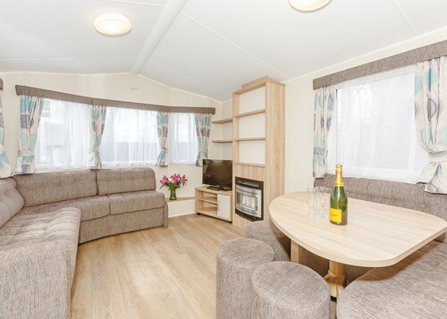 3 bedroom accommodation in Talacre, Holywell