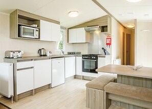 Fridge, oven, stovetop, toaster