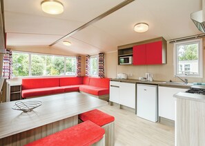 Geladeira, fogão, cooktop, torradeira