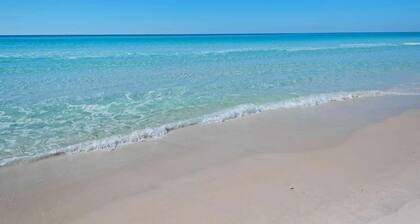 Cozy 2BR townhome in PCB with easy beach access