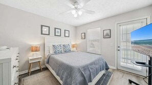 2 bedrooms, free WiFi, bed sheets - 2BR 2BA Townhome - Close to Beach! - Gas Grill (Panama City Beach)