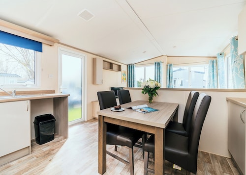 3 bedroom accommodation in Talacre, Holywell