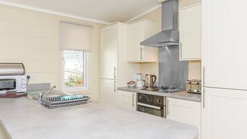 Fridge, oven, stovetop, toaster