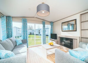TV - 3 bedroom accommodation in Talacre, Holywell (Talacre, Holywell)