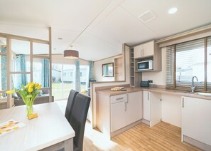 Dining - 3 bedroom accommodation in Talacre, Holywell (Talacre, Holywell)