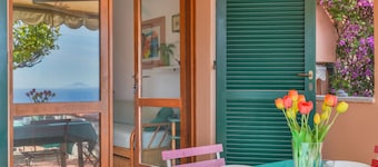 Sunny House by Interhome