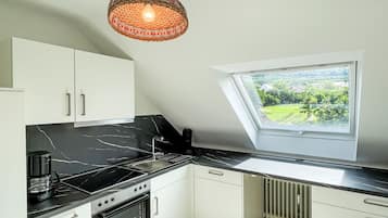 Kühlschrank, Mikrowelle, Ofen, Geschirrspüler