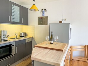 Réfrigérateur, four, lave-vaisselle