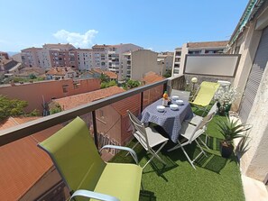 Outdoor dining - Le Semiramis by Interhome (Saint-Raphaël)
