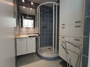 Bathroom - Le Semiramis by Interhome (Saint-Raphaël)