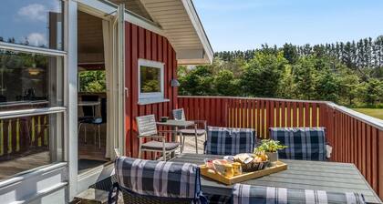 "Hans" - 1.2km from the sea by Interhome