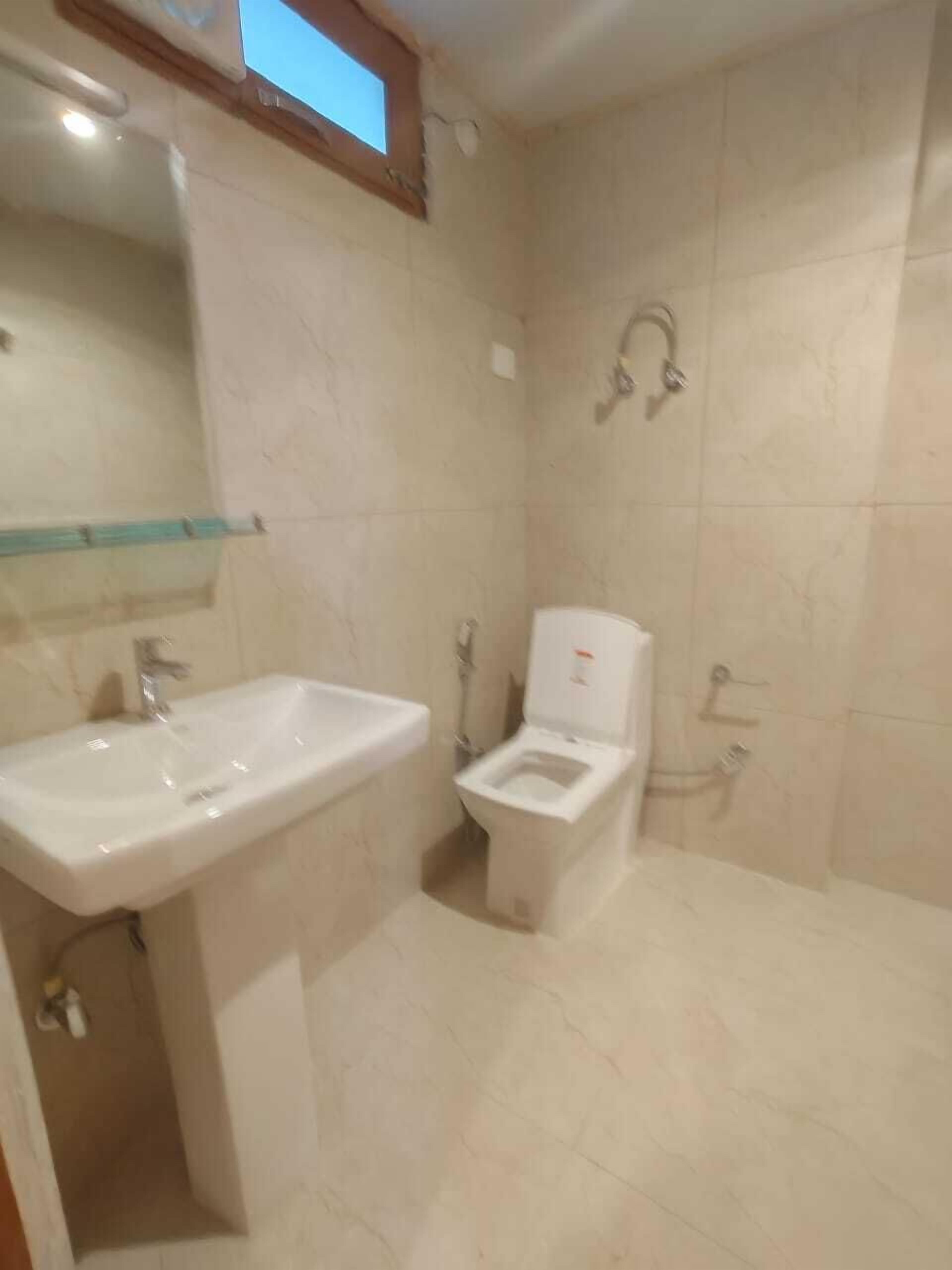 Ducha, cabezal de ducha tipo lluvia, artículos de tocador gratuitos