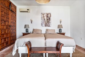 3 chambres, fer et planche à repasser, Wi-Fi gratuit, draps fournis