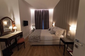 3 quartos, ferros/tábuas de passar roupa, Wi-Fi, roupa de cama