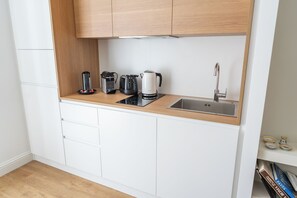 Mikrovågsugn, spishäll och diskmaskin