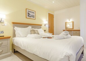 3 bedrooms - Stunning luxury lodge. (Axminster)