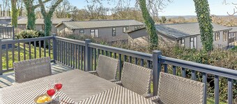 4 bedroom accommodation in Axminster