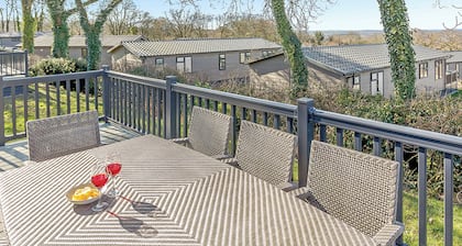 4 bedroom accommodation in Axminster