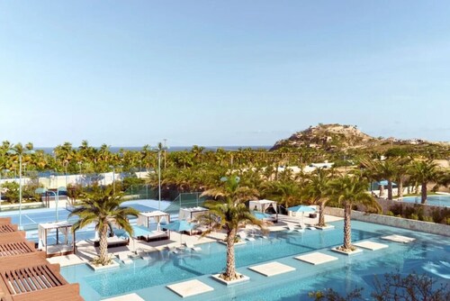 Luxury Palmilla Estate · Sleeps 12· Private Members Dunes Club Access, Pool, Golf Cart & Concierge Incl.