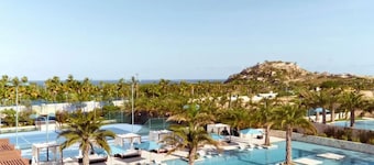 Luxury Palmilla Estate · Sleeps 12· Private Members Dunes Club Access, Pool, Golf Cart & Concierge Incl.