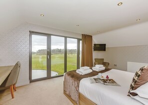 4 bedrooms, free WiFi