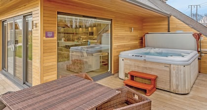 4 bedroom accommodation in Pocklington, York