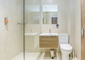 Bathroom - Pocklington Deluxe Lodge (Pocklington, York)