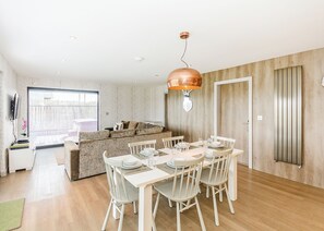 Interior - Pocklington Deluxe Lodge (Pocklington, York)
