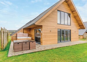 Terrace/patio - Pocklington Deluxe Lodge (Pocklington, York)