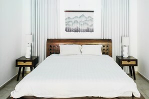 3 chambres, fer et planche à repasser, Wi-Fi, draps fournis