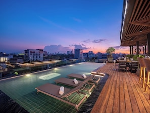Outdoor pool, open 6:00 AM to 10:00 PM, pool umbrellas, sun loungers - Tonkin Luxury Boutique Hotel & Spa (Hanoi)