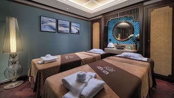 Couples treatment rooms, body treatments, hydrotherapy, aromatherapy