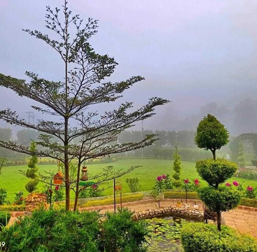 2 room guesthouse in a charming 44000 sq ft farmhouse in wonderful Jabalpur