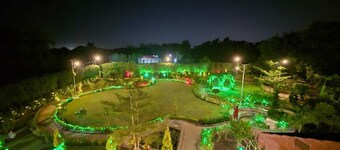 2 room guesthouse in a charming 44000 sq ft farmhouse in wonderful Jabalpur