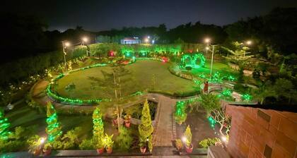 2 room guesthouse in a charming 44000 sq ft farmhouse in wonderful Jabalpur