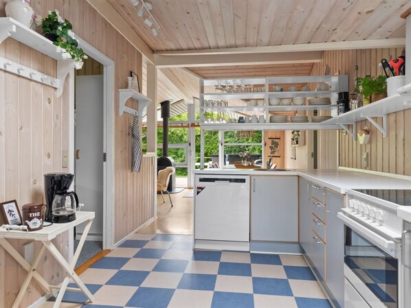 Fridge, microwave, dishwasher, cookware/dishes/utensils