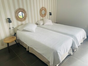 4 chambres, fer et planche à repasser, Wi-Fi, draps fournis