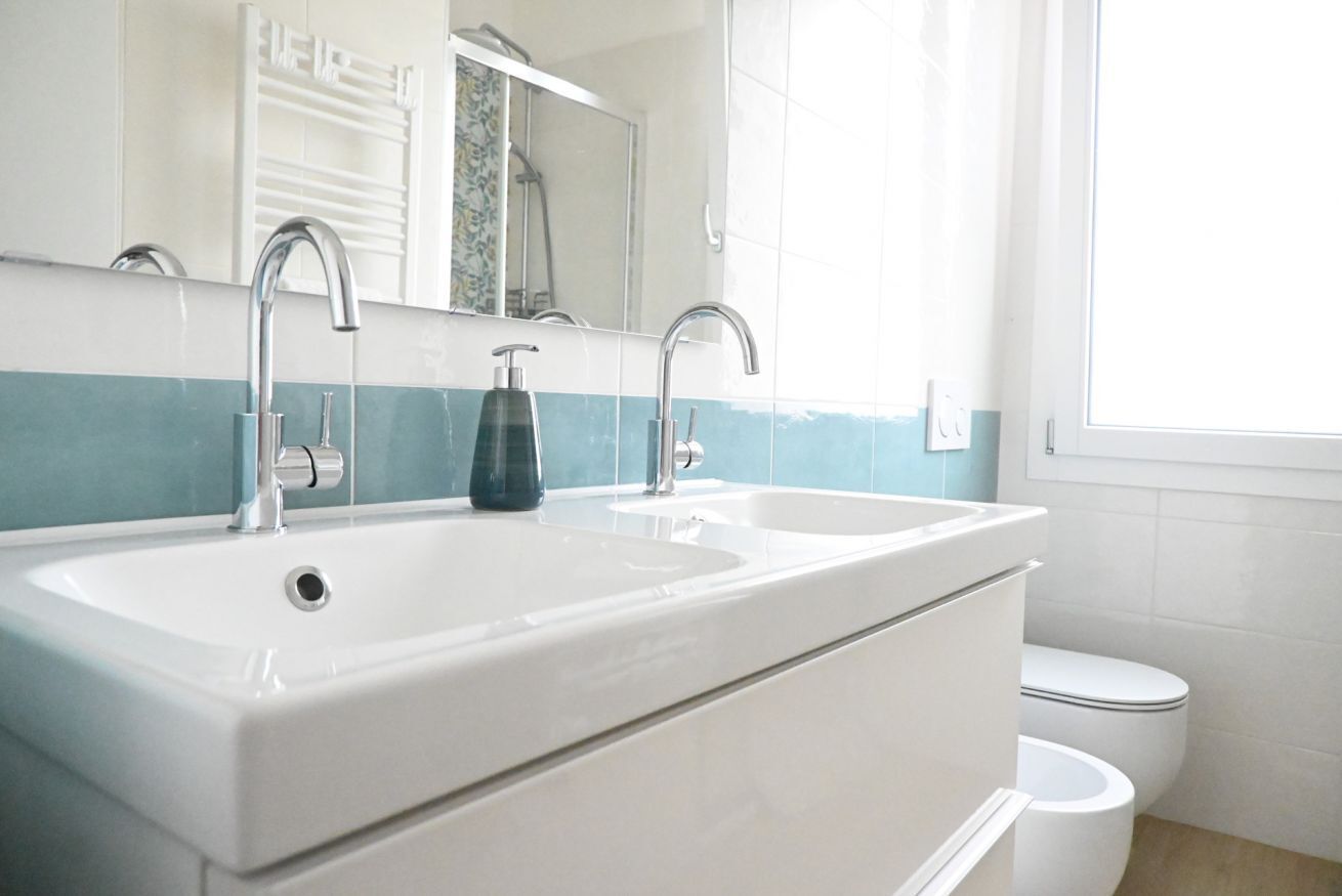 Dusche, Bidet, Handtücher