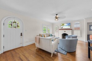 Smart TV, fireplace, offices