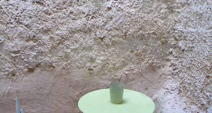 Appartement RDC centre-ville Le Thor avec courette