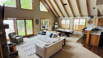 Smart-TV, peis og kontorer