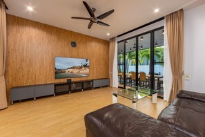 Villa, Lanai, Courtyard View | Living area
