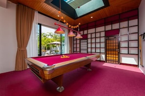 Villa, véranda, vue cour intérieure | Intérieur