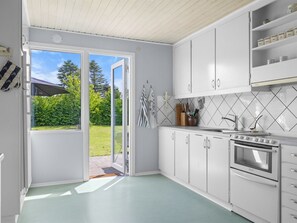 Fridge, microwave, dishwasher, cookware/dishes/utensils