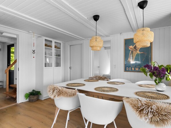 Dining - "Sunna" - 1km from the sea by Interhome (Humble)