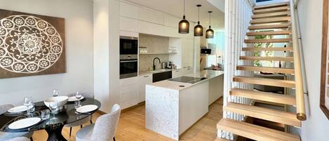 Fridge, microwave, oven, stovetop