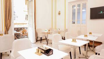 Desayuno continental incluido todos los días